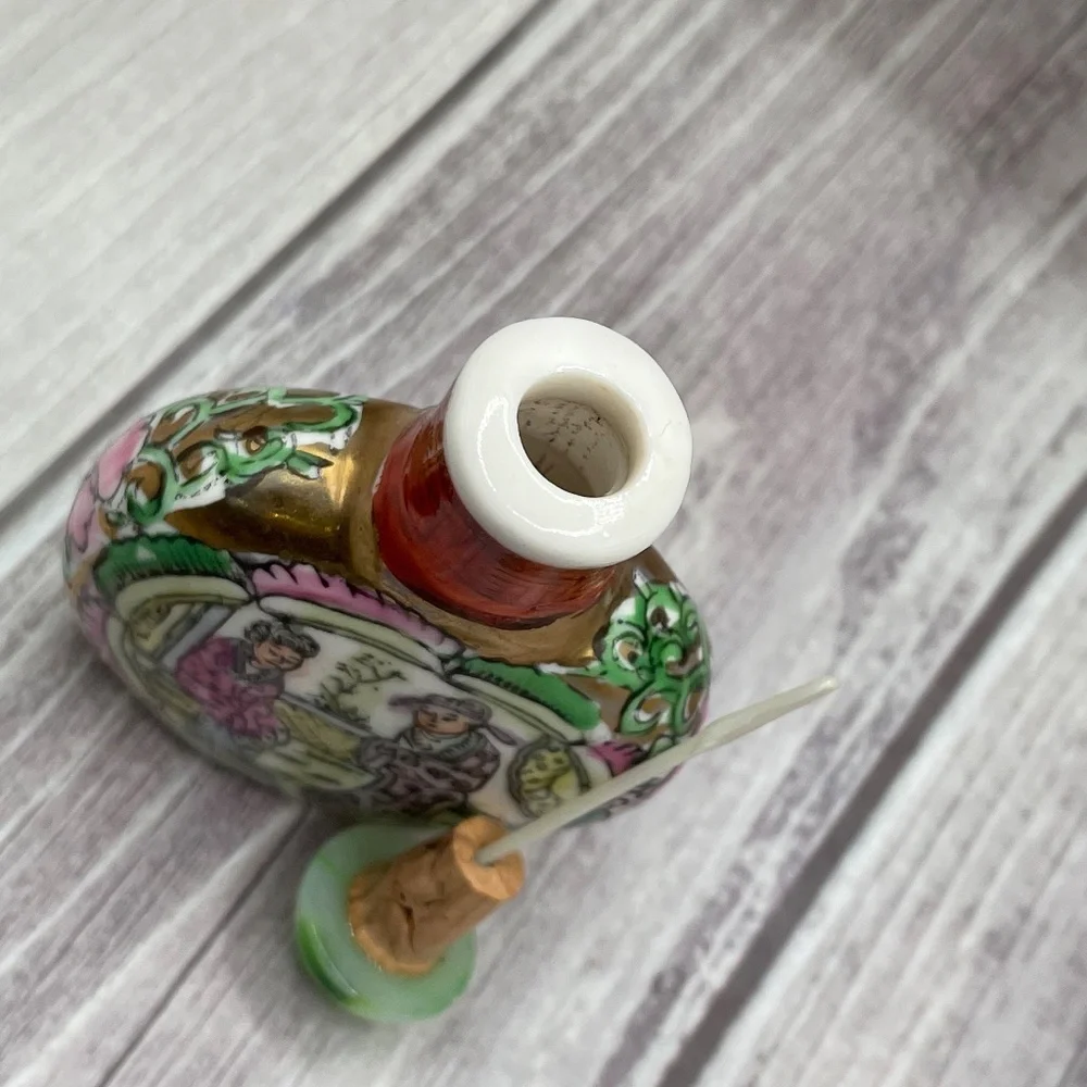 Vintage Chinese Painted Snuff Bottle - Picture 9 of 12